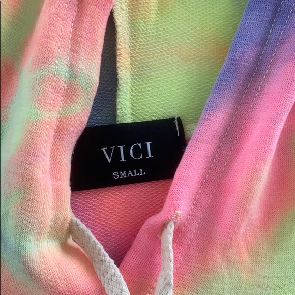 VICI tie dye crop hoodie - Picture 3 of 6